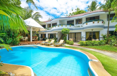 Boracay Island Apartment | Casa Familia Loft 2BR Kitchen 2 Min to White Beach