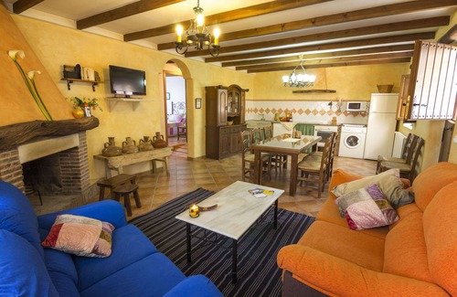 Laroya House | casa familiar matasiete - with swimming pool