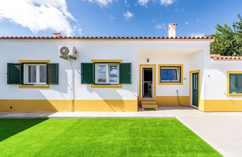 Sao Lourenco House | Casa Florbela in Azeitao-Family friendly Charming 3-bedroom house with AC, WiFi