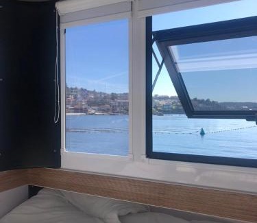 Quintans Boat Rental | Casa Flotante Sanxenxo