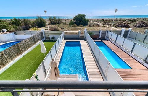 Playa de Almarda Apartment | Casa frente al mar con piscina privada