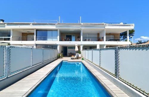 Playa de Almarda Apartment | Casa frente al mar con piscina privada
