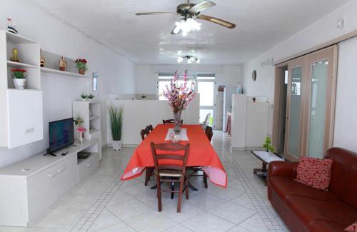 Posto Rosso House | CASA FRONTE MARE POSTO ROSSO 8 POSTI LETTO