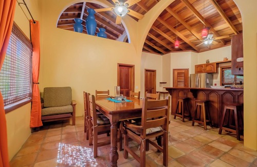 San Pedro House | Casa Fuerte - Island Home close to town