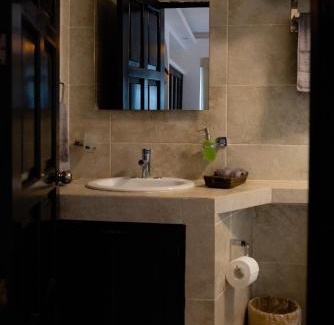 Downtown Puerto Vallarta Apartment | Casa Galeria Beach Front