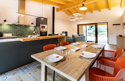 Camos House | Casa Gessamí – Holiday home near Lake Banyoles