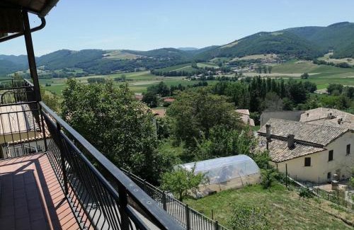 Serravalle di Chienti Apartment | Casa Gianfranco Millepapaverirossi