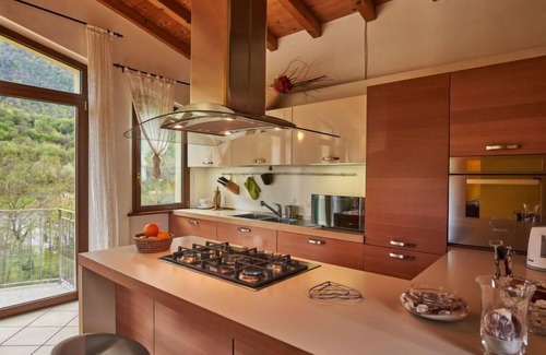 Codogna-Cardano House | Casa Grandola-Green Garden by Interhome