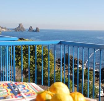 Aci Castello Apartment | Casa Il Delfino
