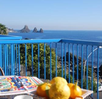 Aci Castello Apartment | Casa Il Delfino