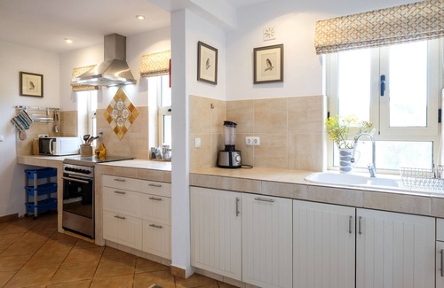 Fonte do Bispo House | Casa Ithaka, a Charming 2 bed Country House With Plunge Pool