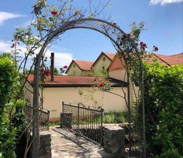 Trn Villa | Casa Ivan