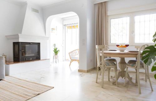 Malaga-Este House | Casa Jardín - residential area -free parking outdoor- Málaga Este