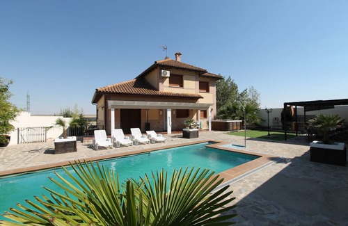 Sesena Ski Chalet | Casa Jardin. TuCasaTemporal