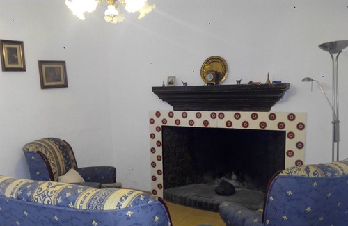 El Hoyo House | Casa La esparraguerra, nestled in the heart of the Alto Guadiato Valley