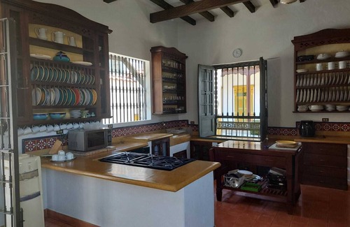 Quebrada Guadalejo Cottage | Casa La Herencia in Cauca Viejo with swimming pool, jacuzzi and turkish bath.
