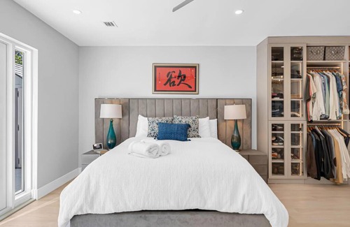 Coral Way Villa | Casa la Miami - Central location Villa with Pool & Gym