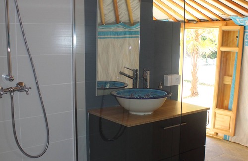 Almedinilla Bed & Breakfast | Casa La Nuez B&B, yurt, spacious bathrooms, free WiFi, terrace, pool, garden