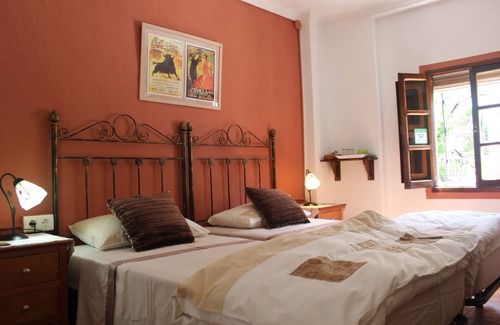 Almedinilla Bed & Breakfast | Casa La Nuez B&B, yurt, spacious bathrooms, free WiFi, terrace, pool, garden