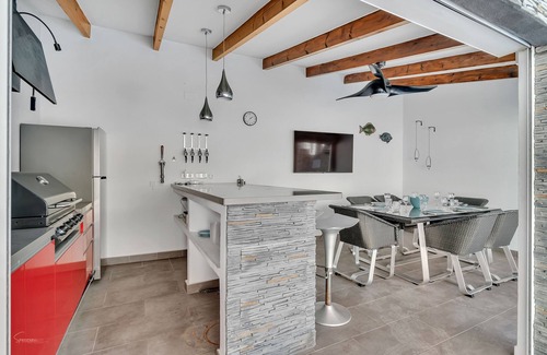 Moravit House | Casa La Pinada by Aldertons