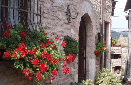 Macerino House | CASA LA TORRE in the small Umbrian village of Macerino