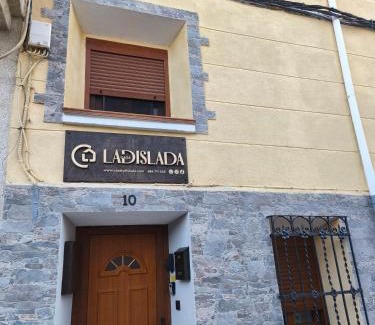 Cella House | Casa Ladislada