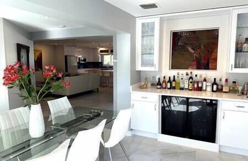 South Corals House | Casa Las Plumerias: Heated Pool - Spa - BBQ - 1/3 acre yard