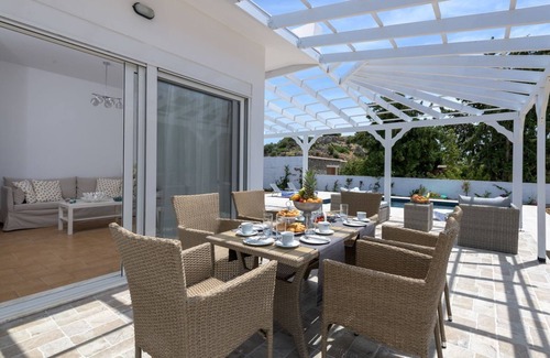 Kolymbia Villa | Casa Lefko - Three Bedroom Villa, Sleeps 6