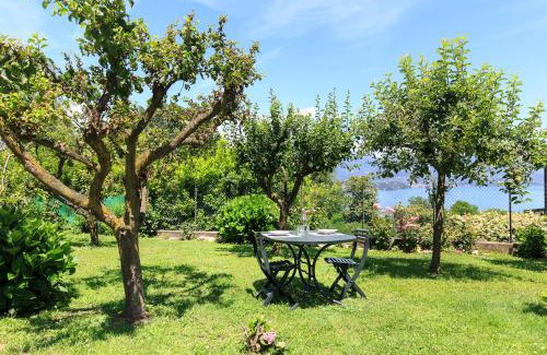 Stresa Apartment | Casa Lilla - Lakeview Large Apartments With Garden Above Stresa