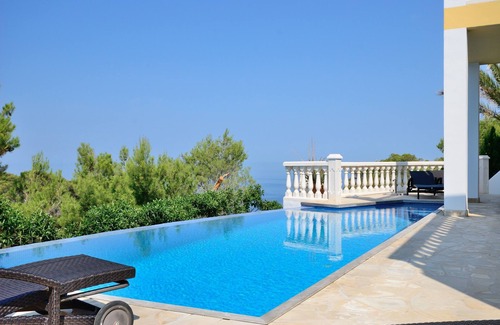Cala Vadella House | Casa Limonada for 6 people - with sea views near the beach.