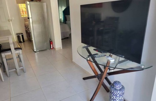 Sector 2 Ski Chalet | Casa linda, segura, cerca de todo, con estacionamiento, agradable patio, netflix