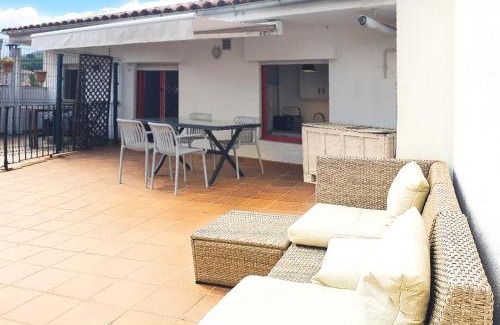 Sant Joan de Les Abadesses Apartment | Casa Lola - Terraza panorámica en el centro del pueblo