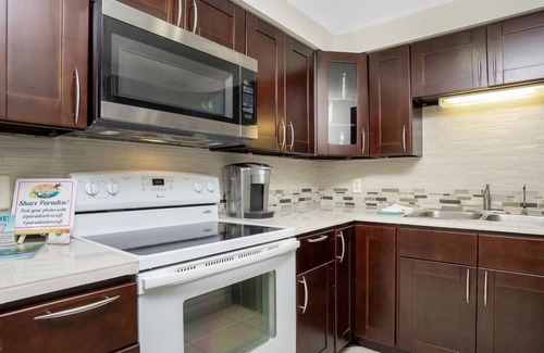 Englewood South House | Casa Loma-Close to the Beaches