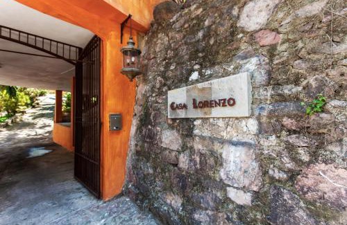Benito Juarez Villa | Casa Lorenzo Orange Sunsets, Lush Landscape, Intown, Privacy
