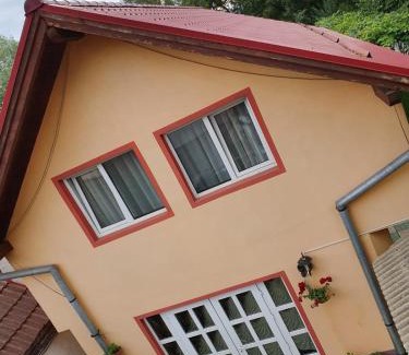 Rasnov House | Casa Lucky