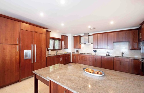 George Town Villa | Casa Luna 14: Gated Resort South of 7Mile Beach w/Beach Cove, Communal Pool, Heated Spa + Gym