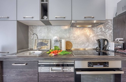 Koper Apartment | Casa Ma3x Apartment Silver, Koper, Slovenia