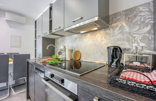 Koper Apartment | Casa Ma3x Apartment Silver, Koper, Slovenia