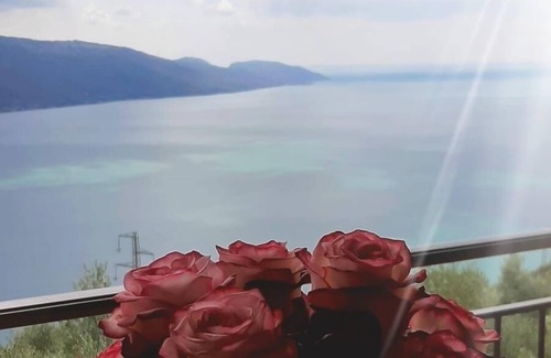 Oldesio Apartment | Casa Maffei TOP apartment 1, floor 2, balcony with fantastic lake view, parking