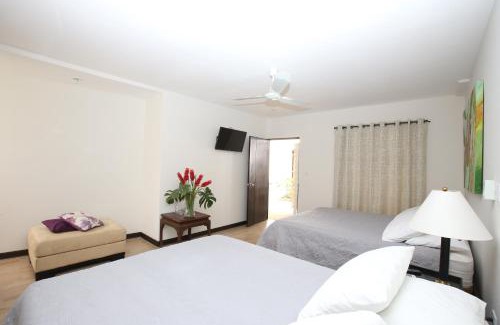 Cacique Hotel | Casa María Aeropuerto B&B