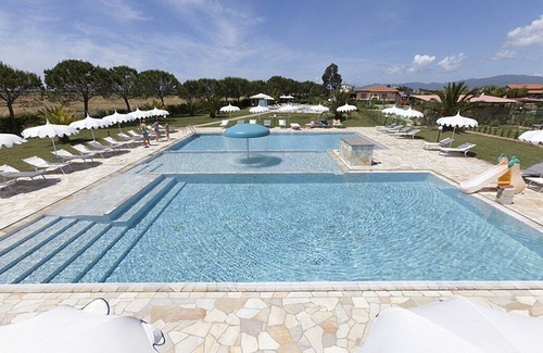 Grosseto House | Casa Marieva N: A graceful apartment surrounded by the greenery.