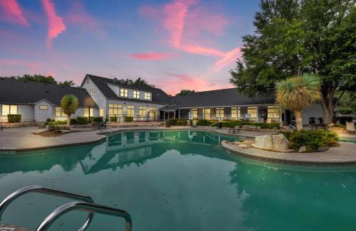 Pleasant Valley Apartment | Casa Marigold ATX - Cozy Stay - Near DT & Airport