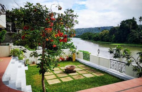 Pagsanjan Bed & Breakfast | Casa Marina Bed and Breakfast