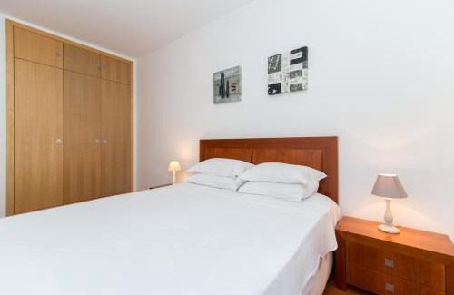 Santa Luzia Apartment | Casa Marjan Sol by Algartur - 5 mins Downtown - Pool & Patio