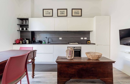 Porta Venezia Apartment | Casa Melzo, garage and terrace