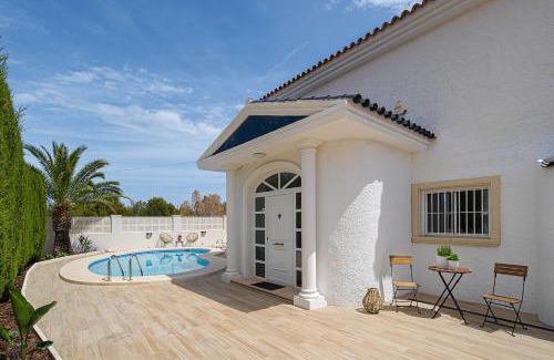 L'Alfas del Pi House | Casa Metro Spaniahome