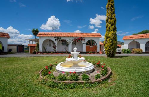 Paeroa Hotel | Casa Mexicana
