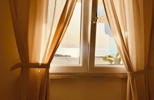 Fiumicino House | Casa Mira, luxury seahouse FCO. CIN: EN058120C2MUGZZZP2