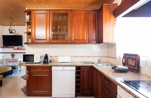 Sao Vicente do Paul House | Casa Monteiro - Cozy Country House with Heated Indoor Pool