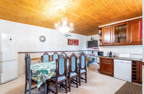 Sao Vicente do Paul House | Casa Monteiro - Cozy Country House with Heated Indoor Pool